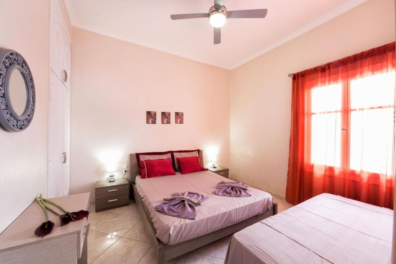 Vila Town House For 6-16 With Ac Páros Exteriér fotografie